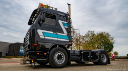 20251019-Tom-Holding-00003